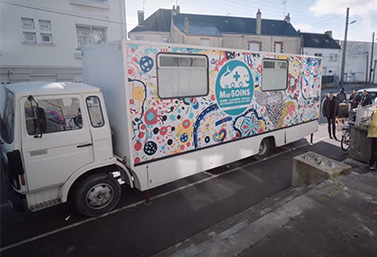 Un camion pour la santé de tous