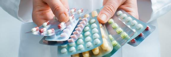 Prescription et délivrance de médicaments hors AMM Prescription et délivrance de médicaments hors AMM